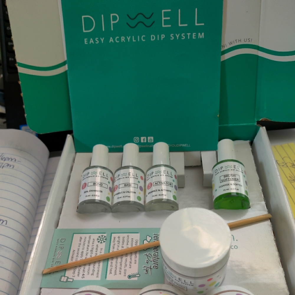 Dipwell Acrylic Dip Powder System for nails.